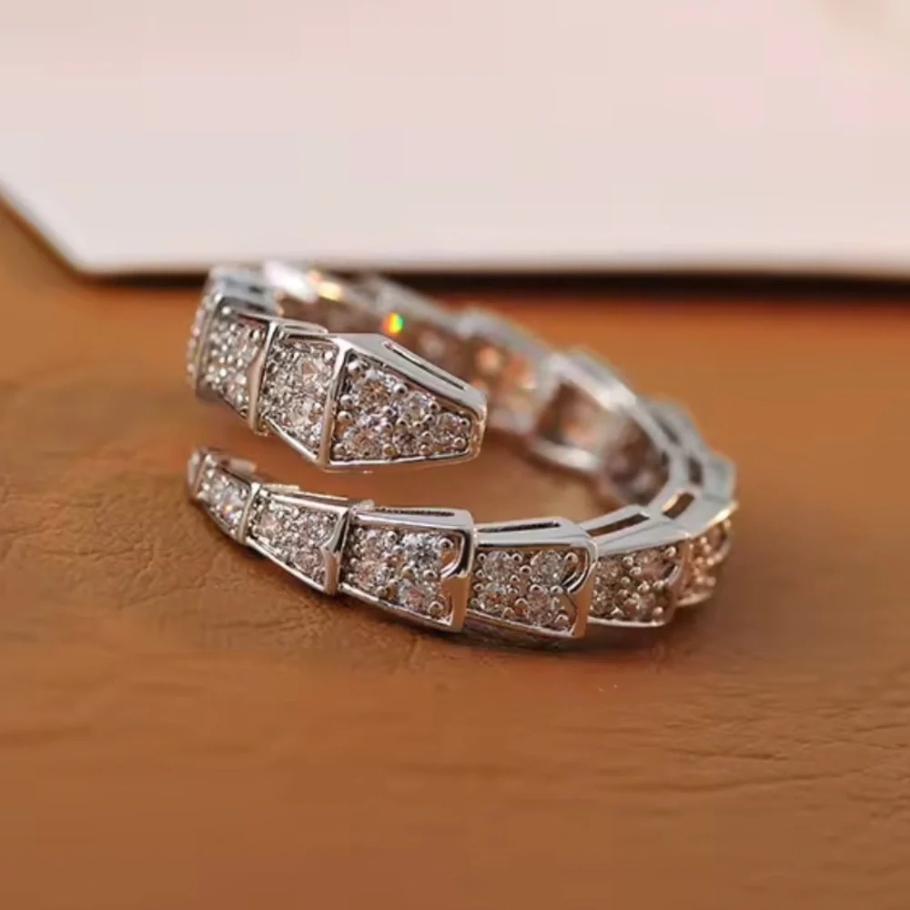 Serpenti Ring in White Gold - Picture 3 of 6